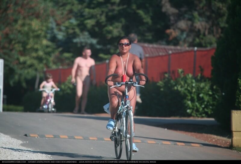 Naturists Road Biking pics - Nudity is an expression of naturalness and sincerity