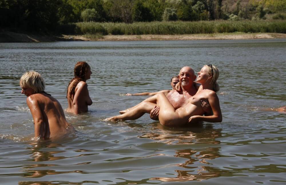 Naturist Family Event # 25 - Public nudism