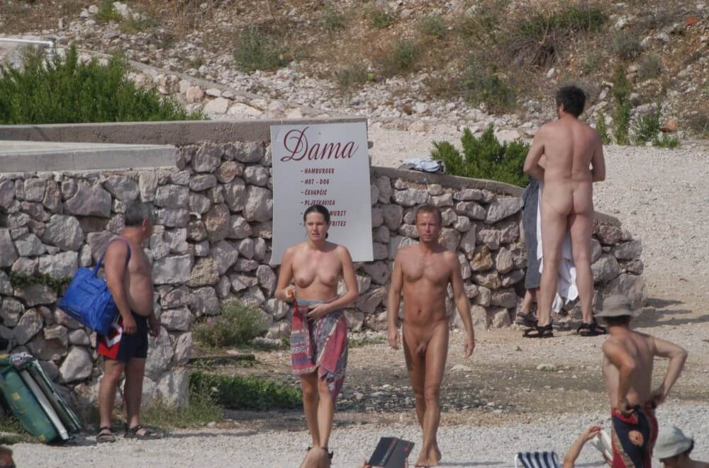 Baska Rock-Wall Path pics - Simplicity is the key to nudism
