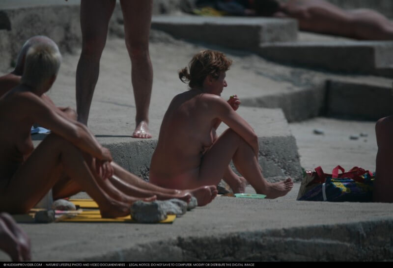 Nudist Rocky Family Angle gallery - Naturism encourages sincerity and honesty regarding the body