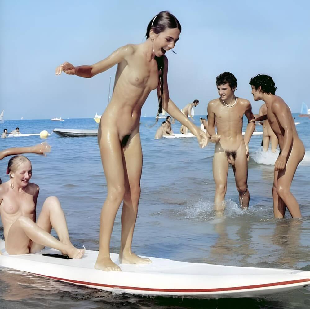 Retro naturism beautiful photos - Lightness and ease as the main traits of naturists