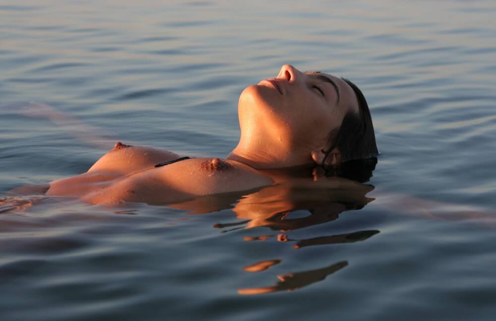 Sunlight Water to the Night pics - Freedom and harmony in the practice of nudism and the naturist movement
