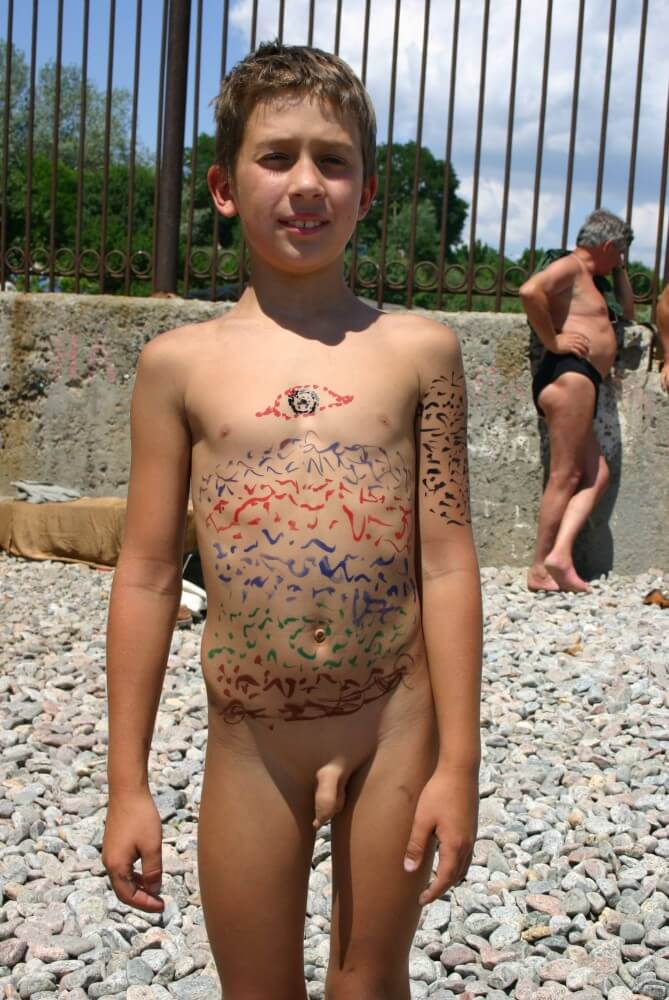 Father and Daughter Painted pics - Living freely and naturally is the dream of naturism and nudism advocates