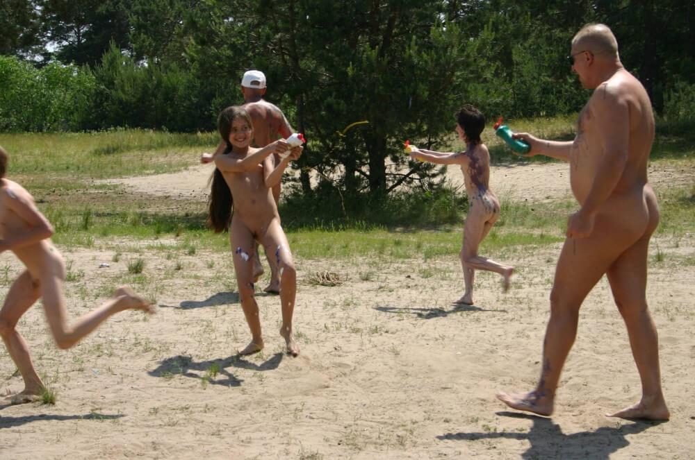 Kiev Group Painting Wild pics - Nudity is an expression of natural beauty