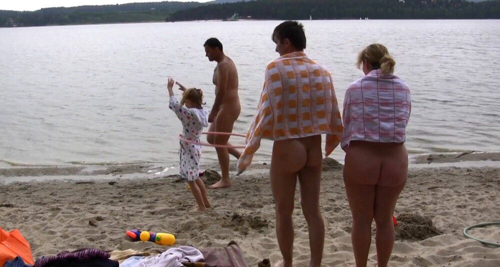 Naturist Sport Medley 1 Full HD video - Naturists live freely and naturally