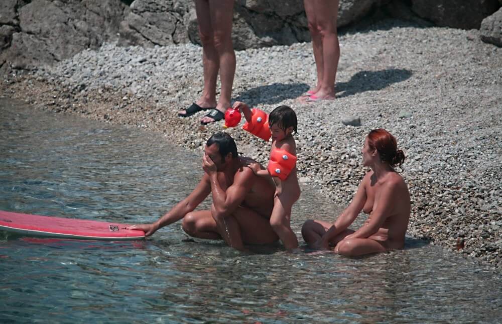 Beach Nudist Family Shore Camp pics - The community of naturist movement supporters