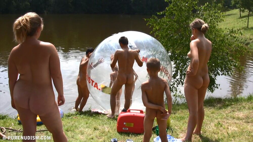 Aqua Nude Relaxation Full HD - Simplicity and naturalness are important principles of nudism and naturism