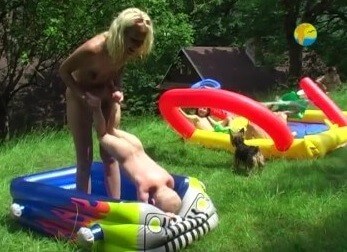 Naturist Freedom: Not only Skipping Ropes - Nudism contributes to the strengthening of psychological health