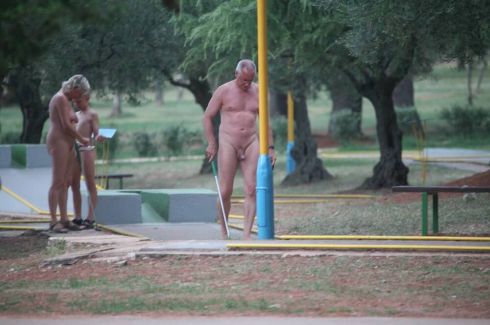 Mini-Golf Nude Participants pics - Naturists value a simple life