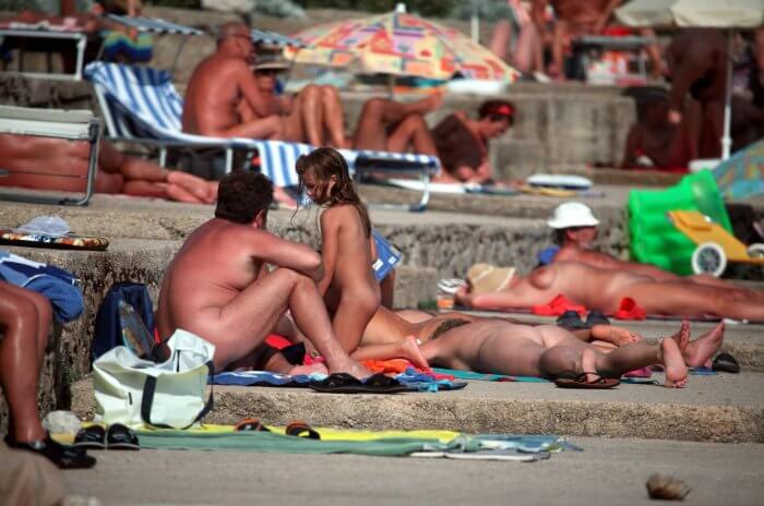 Passing Through Shores photo - People find in this a way to understand that the naked body is part of nature and its beauty