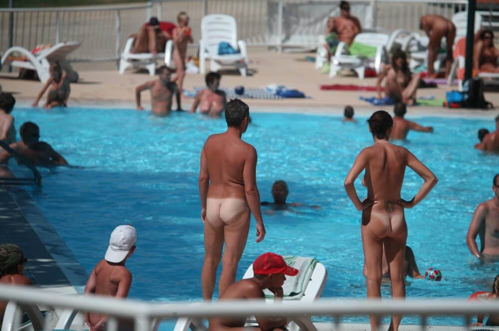 Pool-Shore Group Exercise - Naturists love movement and activity
