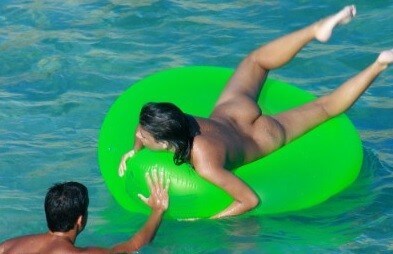 Hot Day Beach Walkers gallery - Nudism helps you get rid of insecurities and clothes