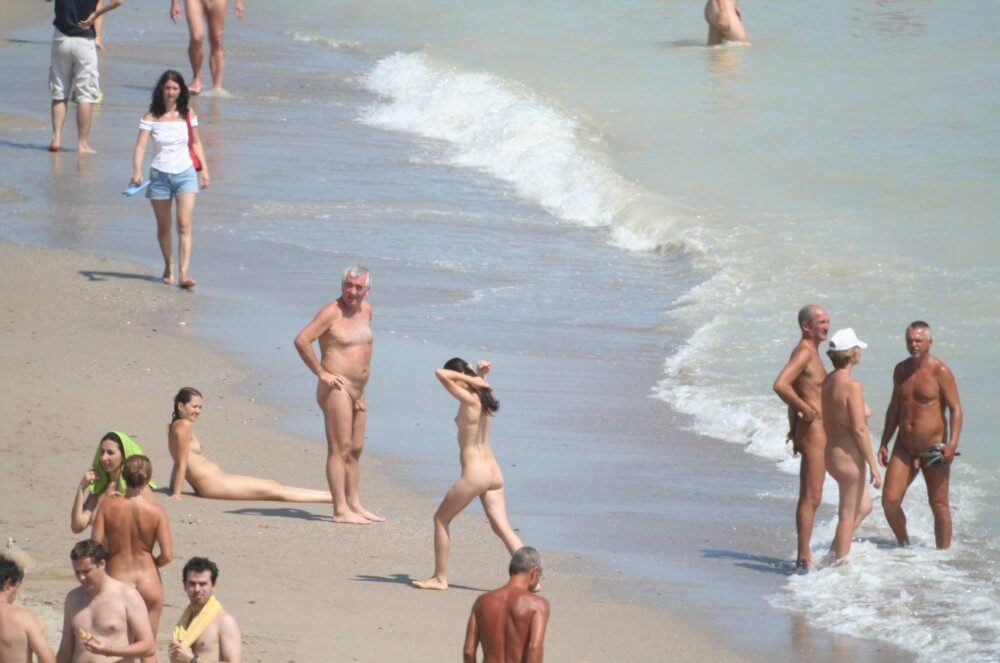 Costinesti Beach Groups pics - The practice of nudity within a community