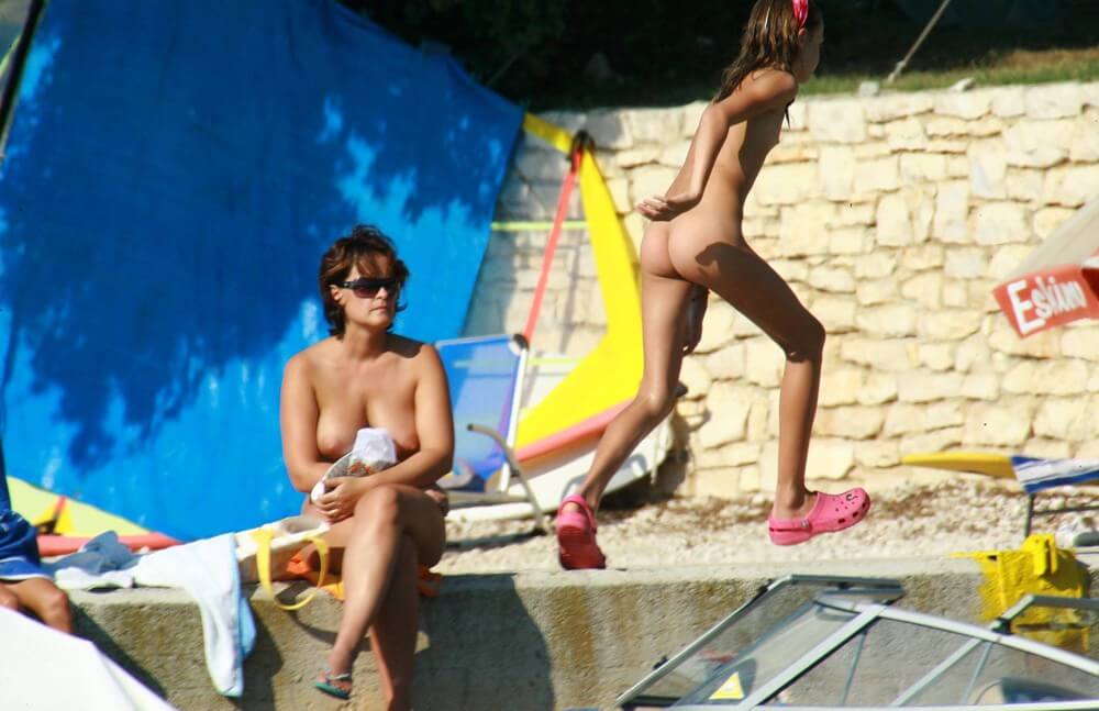 Bright Day Sun Tanning pics - Nudism and naturism as a philosophy of life based on respect and acceptance