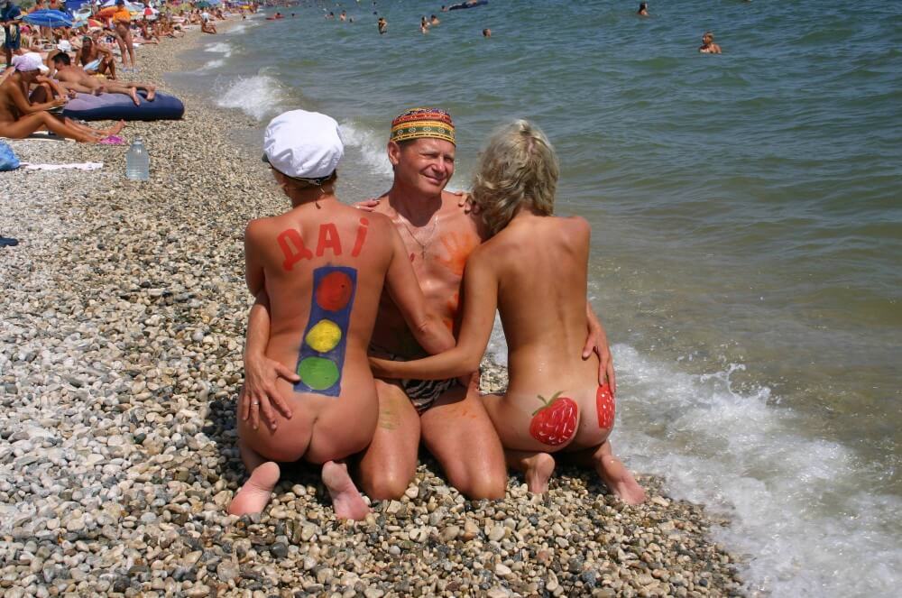 Bold Outdoor Nude Poses pics - A nudist values simplicity in life and naturalness in expression