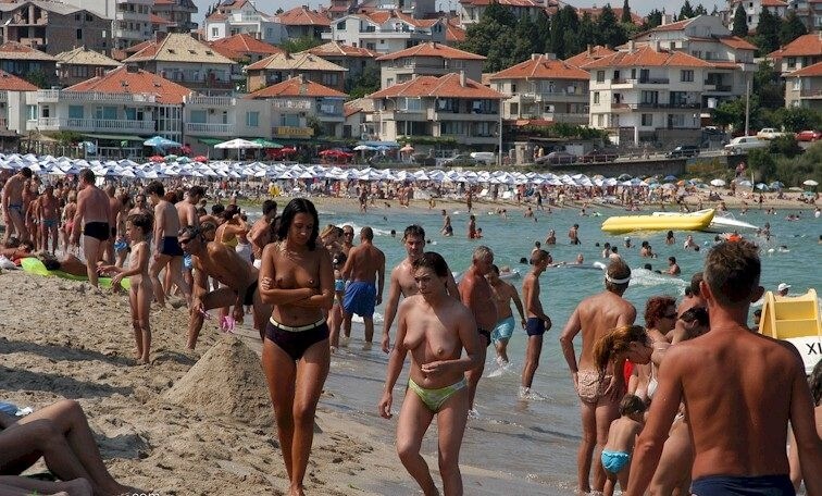 Enature - resort in solar Bulgaria - The impact of naturism on health