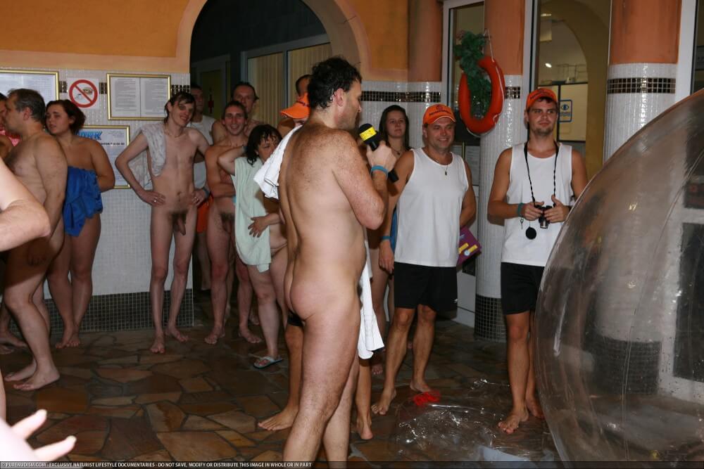 Naturism photo gallery # 56 - Nudists and naturists: whats the difference?