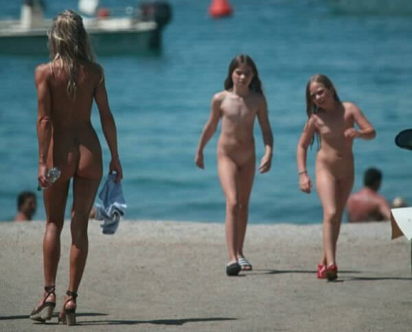 The nudism country photos - A naked person is asexual among nudists