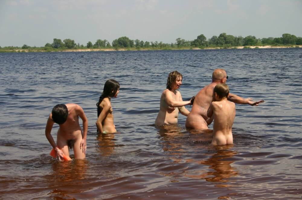 Kiev Water-Front Bathing pics - European Delegation of Body Freedom Advocates