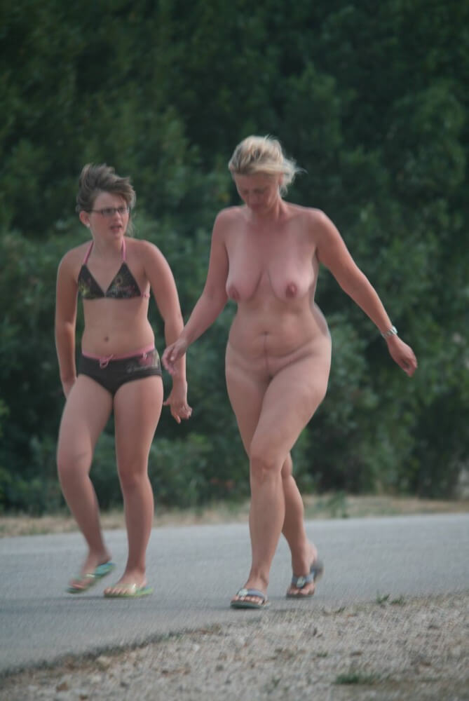 Cove FKK Visitor Grounds pics - Nudism improves health and boosts self-esteem