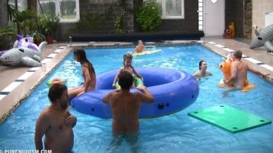 Piano pool and tennis Full HD - A nudist values trust and friendliness among people