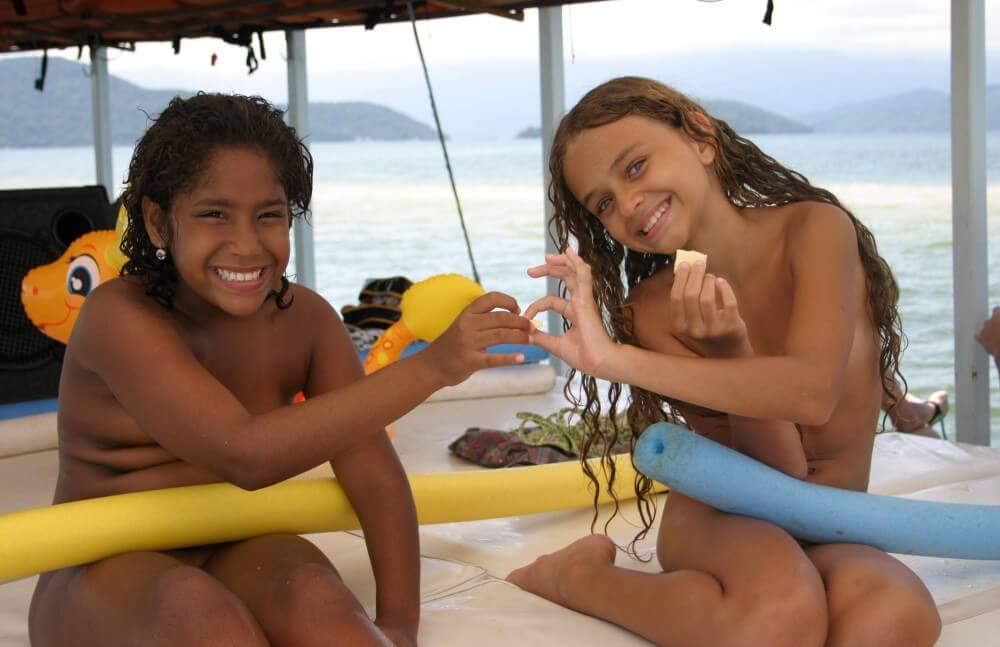 Brazilian Boating Girlfriend pics - Nudity is only possible among people