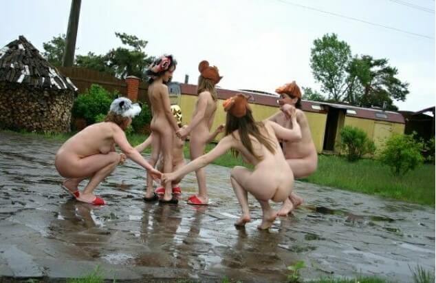 Naturism photo gallery # 23 - European Delegation of Body Freedom Advocates