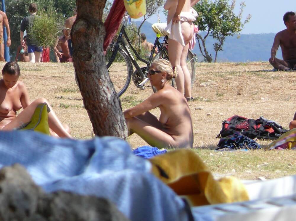 Ula FKK Shore Perspective pics - Nudity is a natural aspect of human existence
