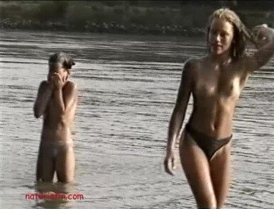 Naturistin: Dirty Girls - Nudists only allowed