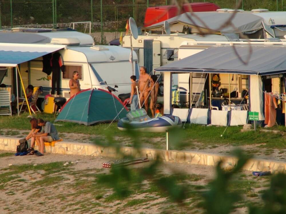 FKK Outdoor Shoreline pics - A slight inclination toward nudism