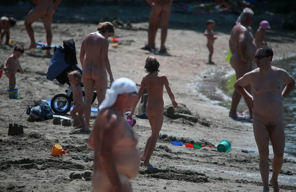 Jr Coastal Beach Paradise pics - Ordinary people as naturists