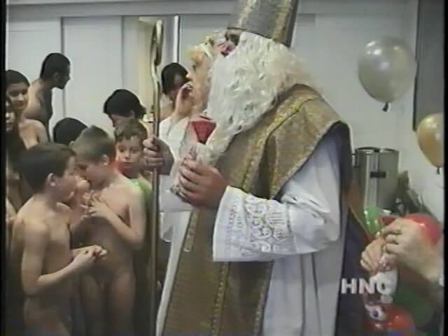 Helios Natura: Grandmas Christmas Party - Simplicity is the key to nudism