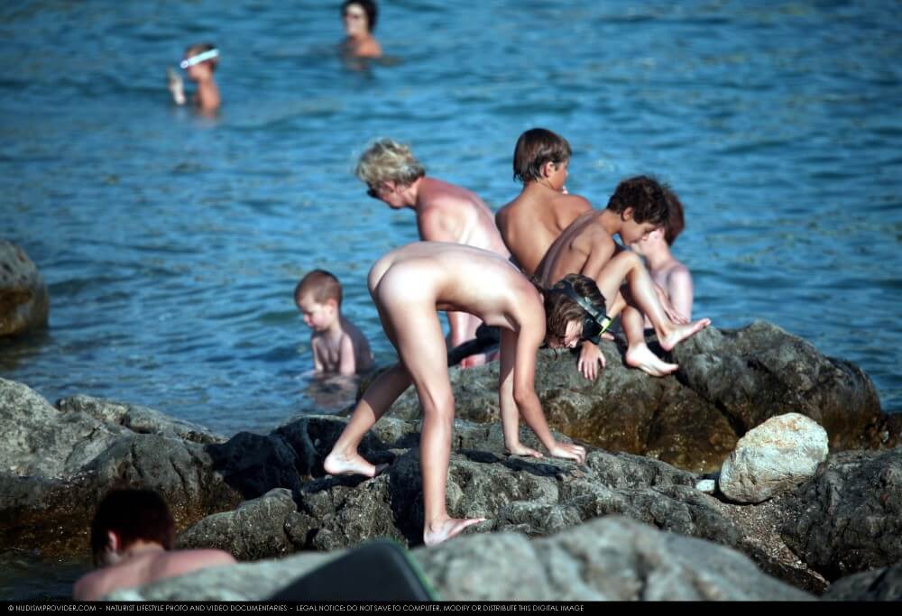 Summer day on the Black Sea photos - Naturism and Nudism as a Path to Inner Freedom and Harmony