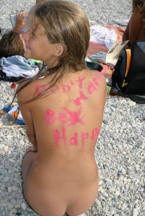 Osez vivre nu… Documentary naturism - It strives for inner balance—not being afraid to be naked among those like you