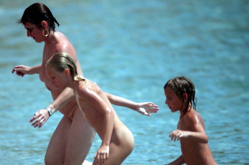 Running From the Waters pics - Nudism encourages love for nature and oneself